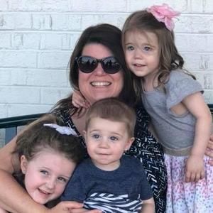 Meet your Posher, Debbie